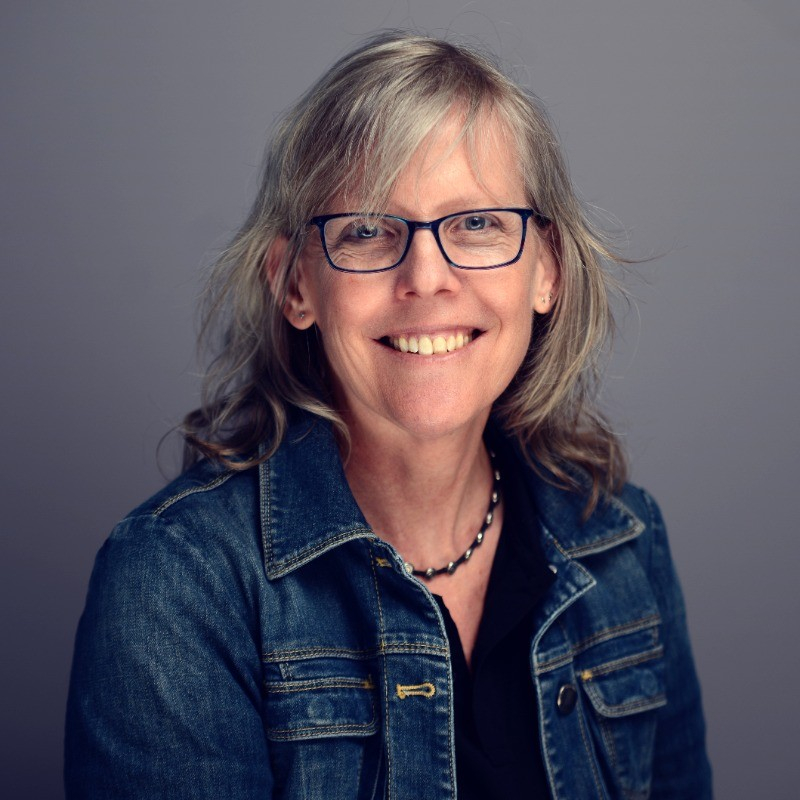 Headshot of Cammy Bean