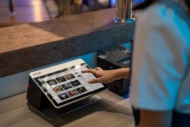 AI in CX case studies help CX professionals prove ROI and understand the applications of this advanced technology.