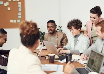 The future of customer service work: How AI agents change the workforce