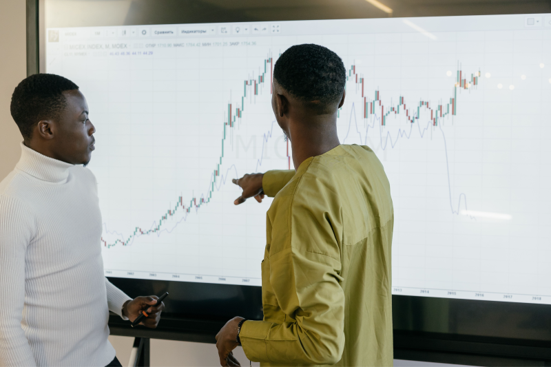 What should a contingent workforce program measure first?