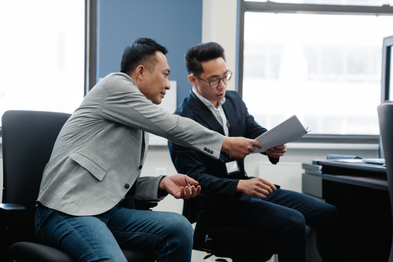 What should healthcare procurement teams include in a resilience scorecard?