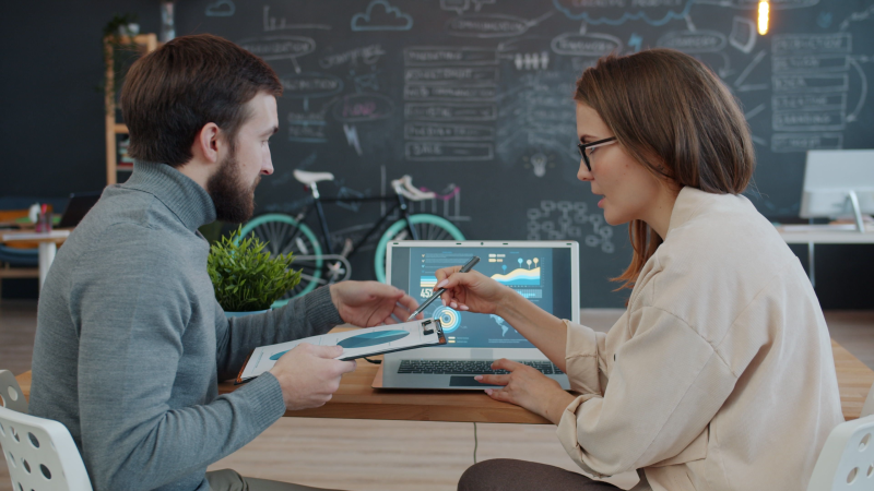 What AEO Metrics Should eCommerce Teams Track?