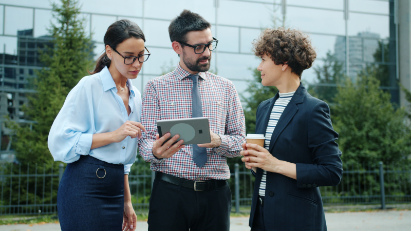 Which mobile workforce risks should procurement investigate first?