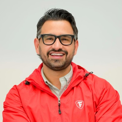 Carlos Alvarez