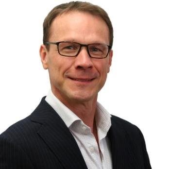 Jan van Veen, Founder & Managing Director at moreMomentum