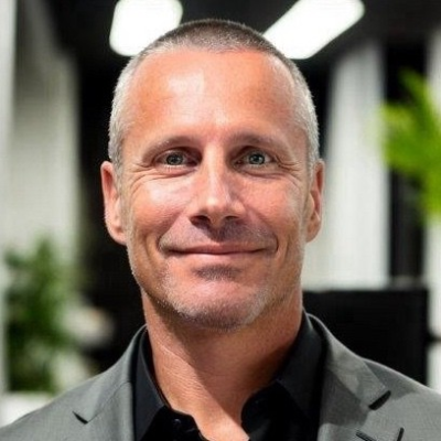 Stuart Baak
