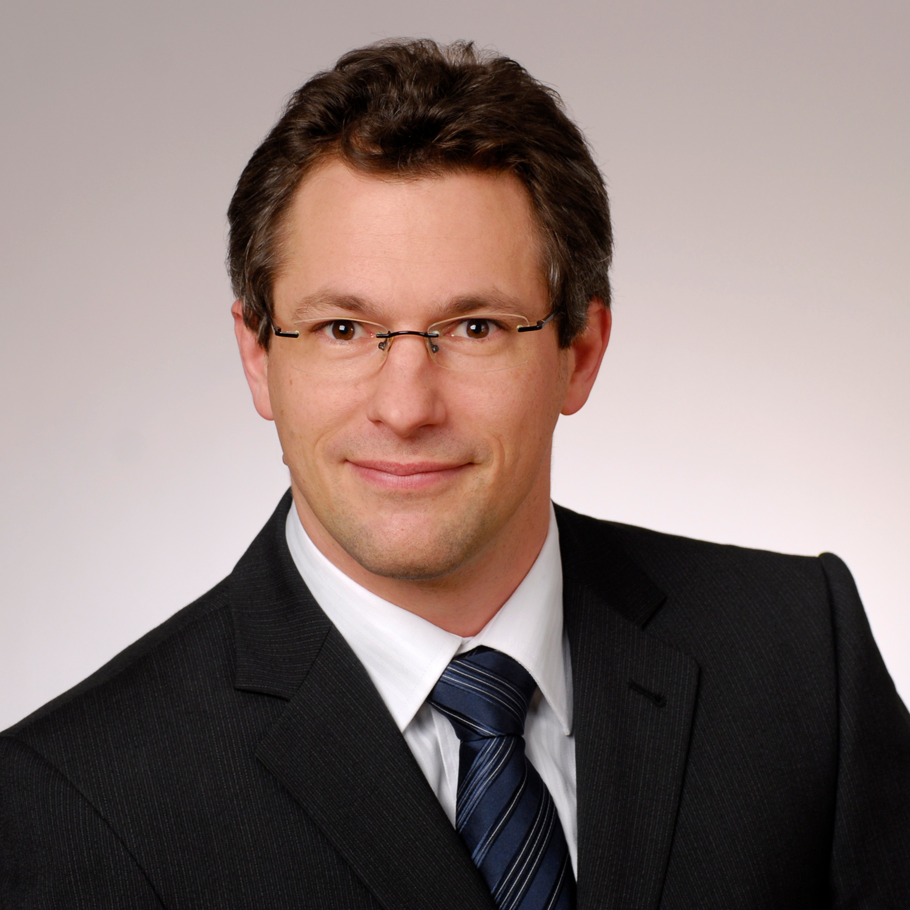 Dr. Thomas Maier-Komor