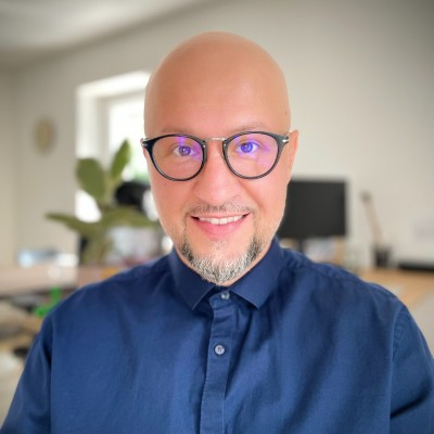 Almir Smajlovic, Senior Product Manager at Asam Beauty