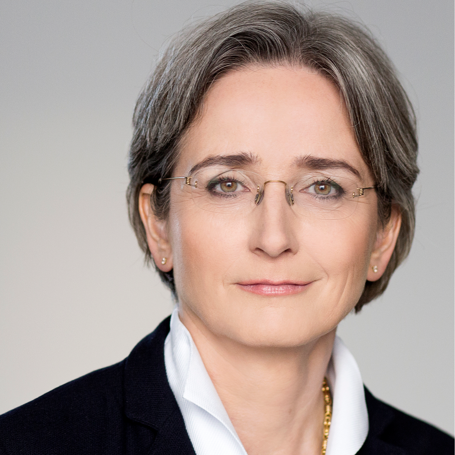 Dr. Anke Sax